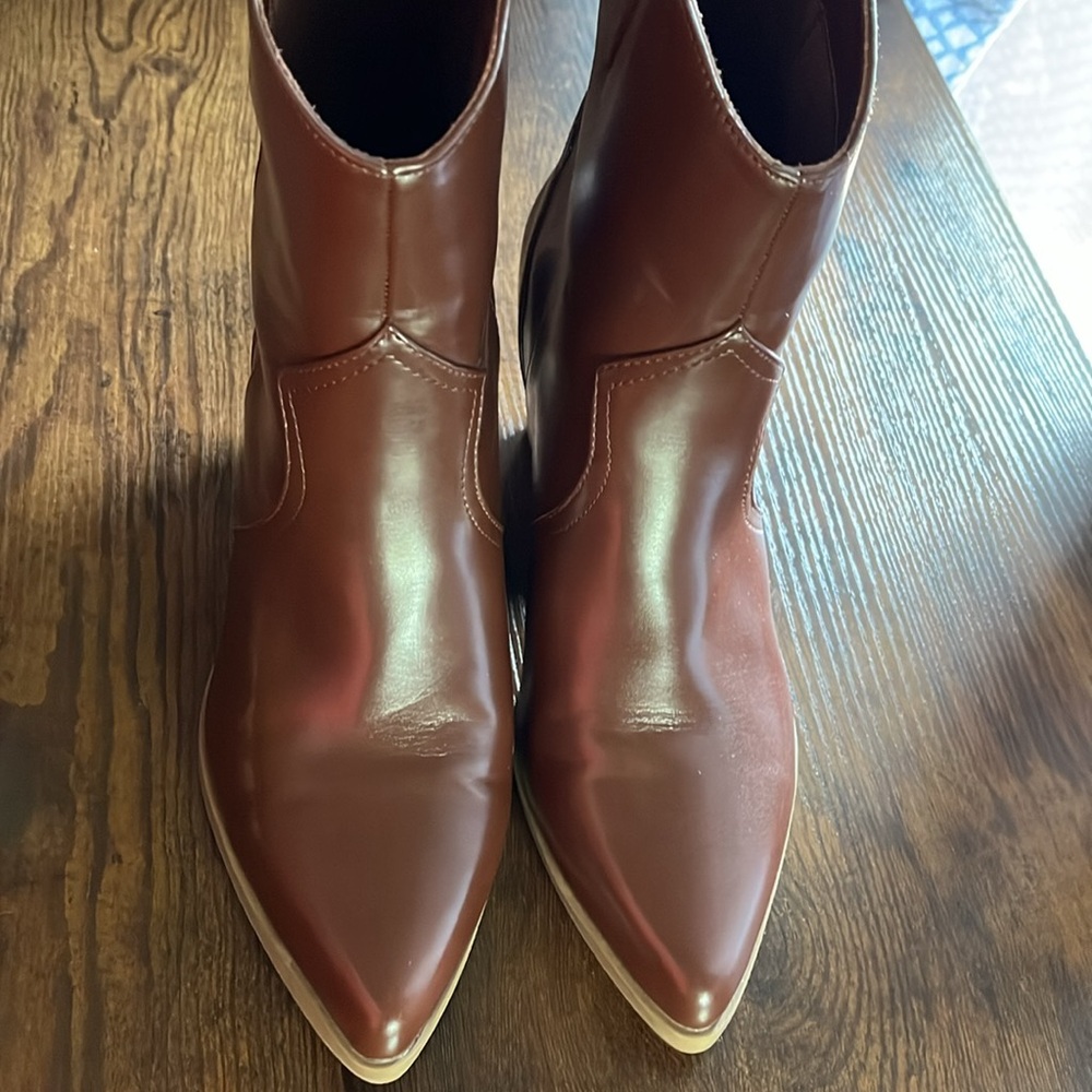 DV Brown Faux Leather Western Ankle Boots Size 9